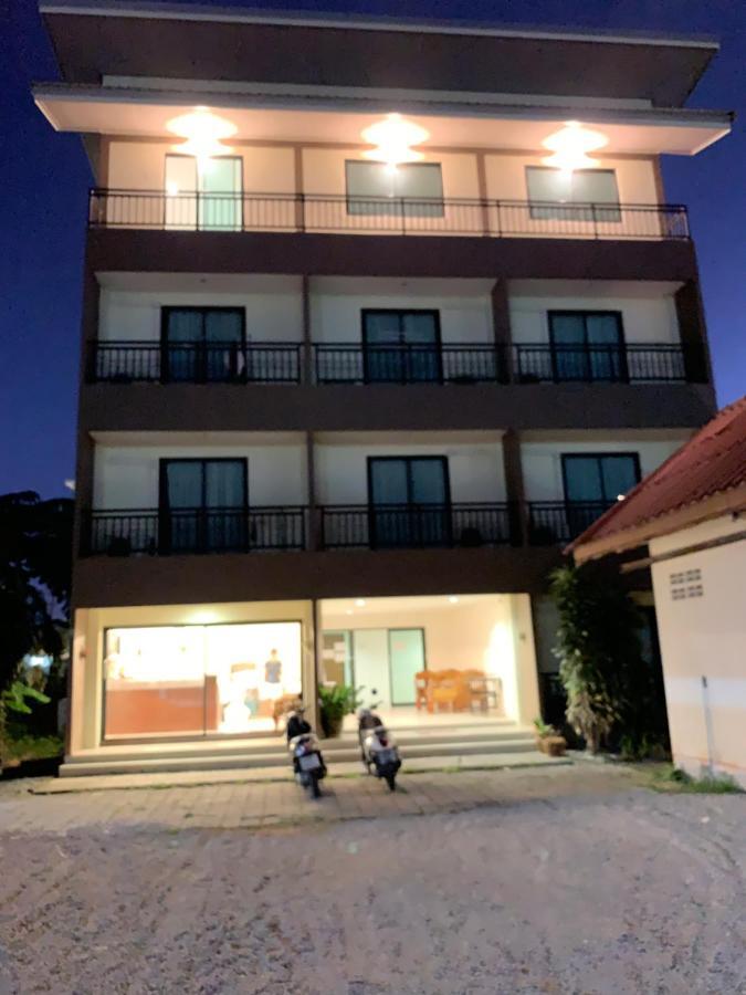 Dee Dee Mansion Airport Apartment Nai Yang Exterior photo